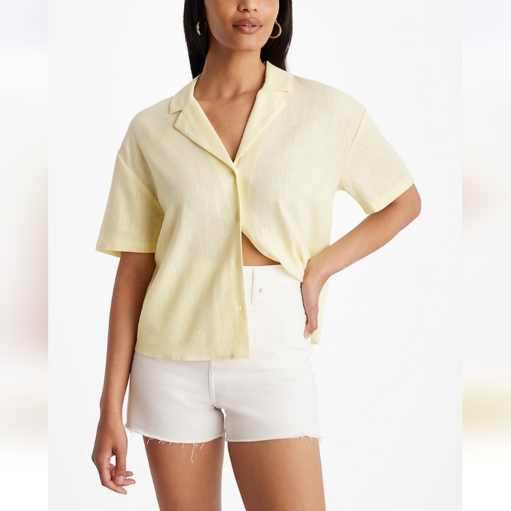 Express Pale Yellow Short-Sleeve Button-Down Shirt Size XS